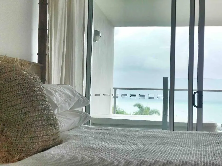 Three A Airlie Seaviews, Pool, Private Spa Airlie Beach 0*,  Australia