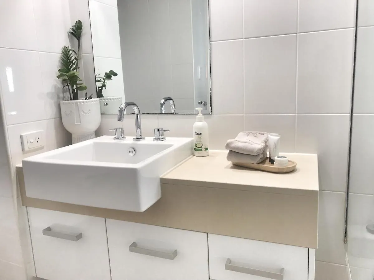 Three A Airlie Seaviews, Pool, Private Spa Airlie Beach Apartment
