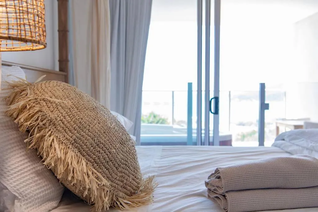 Three A Airlie Seaviews, Pool, Private Spa Airlie Beach Apartment