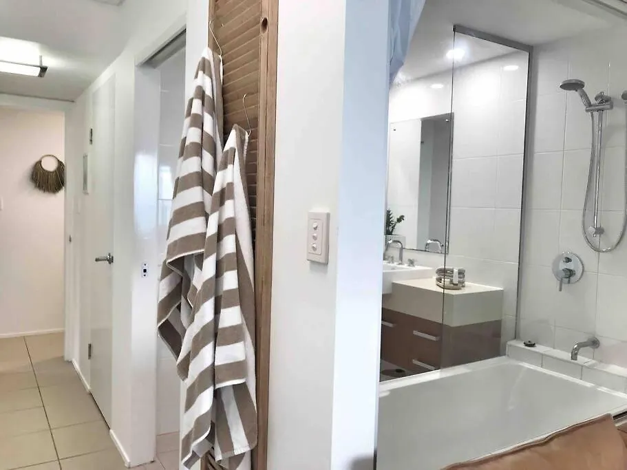 Three A Airlie Seaviews, Pool, Private Spa Airlie Beach