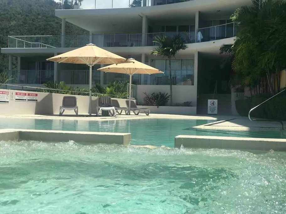 Apartment Three A Airlie Seaviews, Pool, Private Spa Airlie Beach