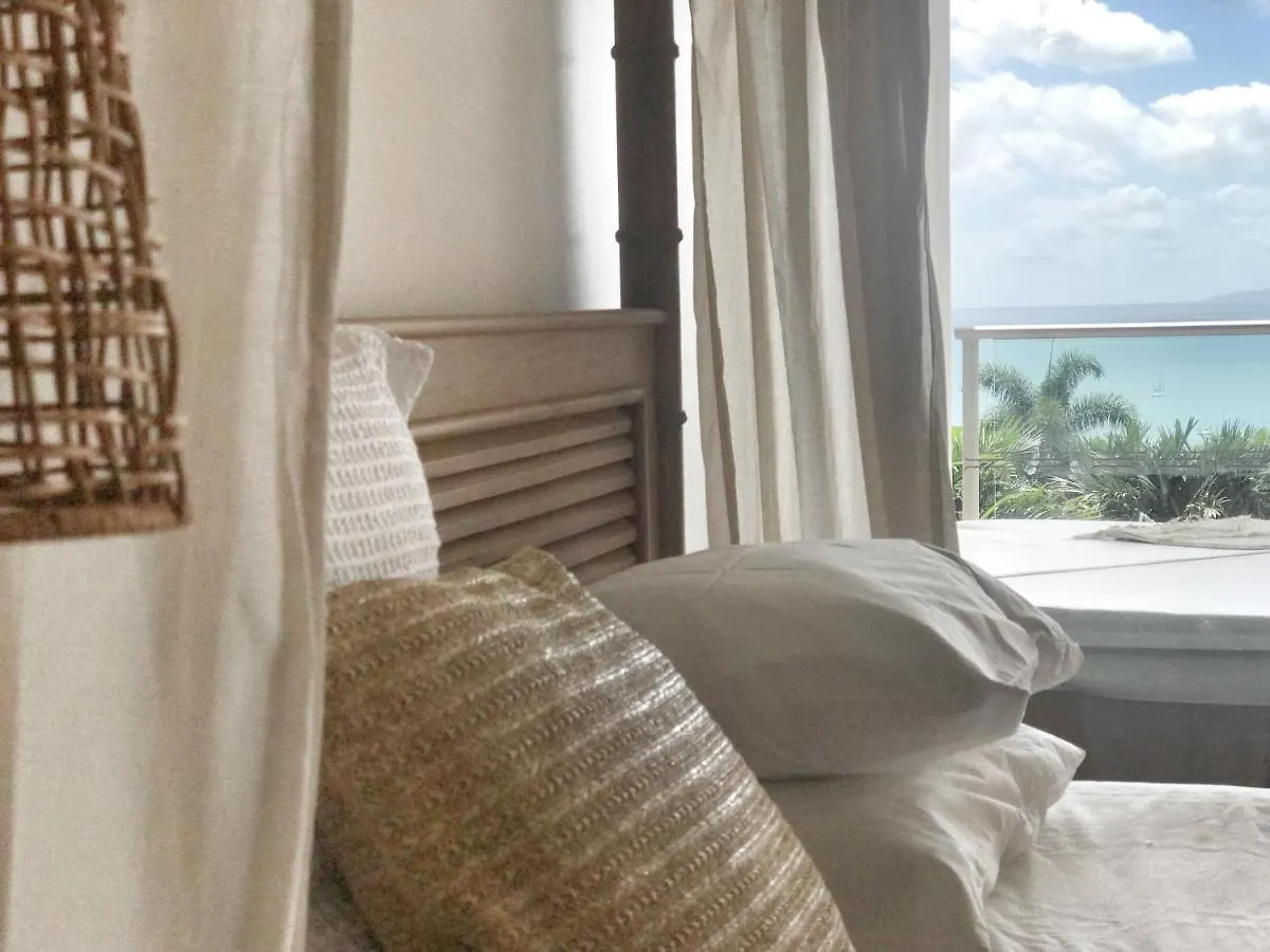 Apartment Three A Airlie Seaviews, Pool, Private Spa Airlie Beach