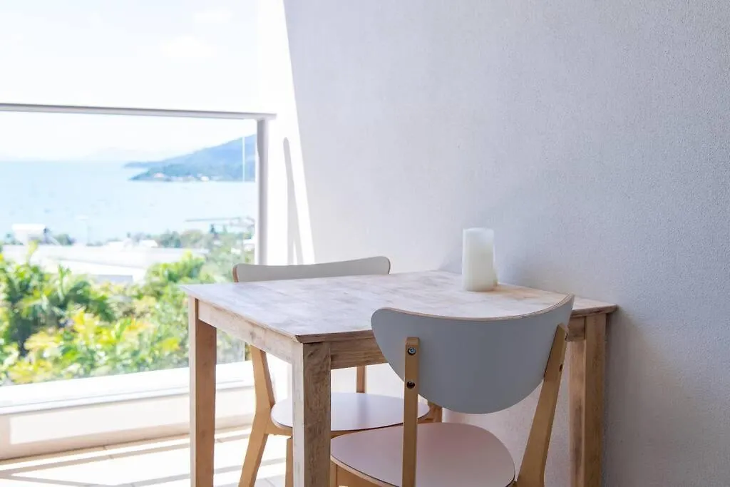 Three A Airlie Seaviews, Pool, Private Spa Airlie Beach