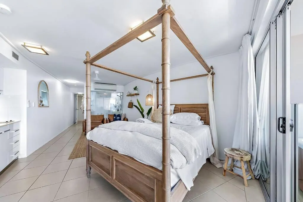 Three A Airlie Seaviews, Pool, Private Spa Airlie Beach Apartment
